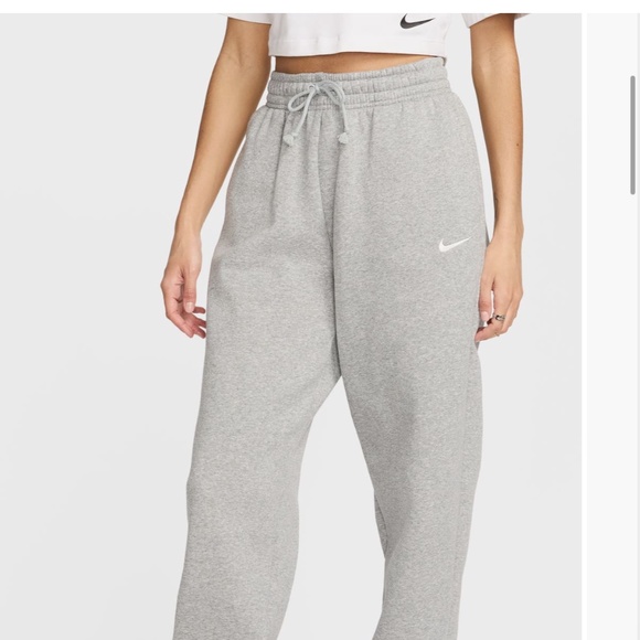 Nike sweatpants - Picture 1 of 6
